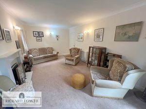 Lounge- click for photo gallery